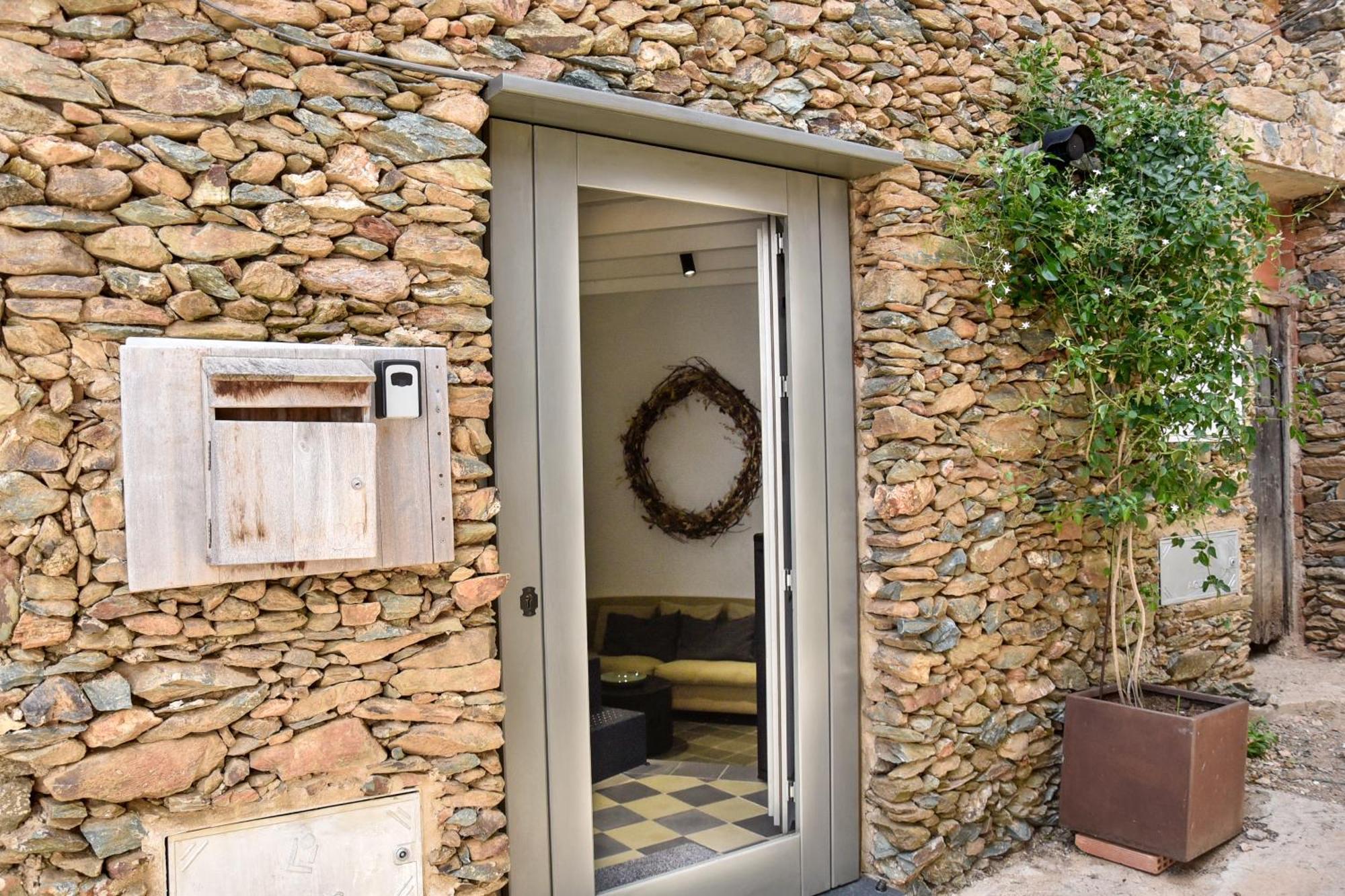 Casa De Piedras By Sierra Viva Desing Villa Cortelazor Bagian luar foto
